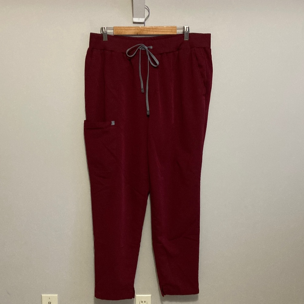 Fabletics Burgundy Maroon Scrub Pants, women’s Size 1X, Feel Good Performance